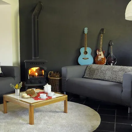 Hotel The To The West