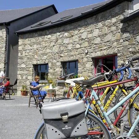 The To The West 3* Connemara