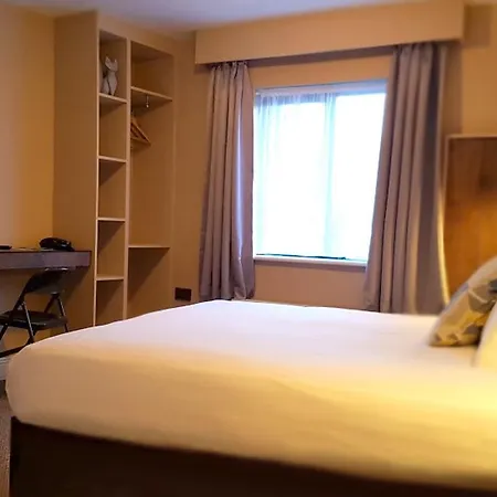 The To The West Hotel Connemara