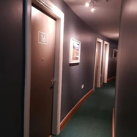 The To The West Hotel 3*