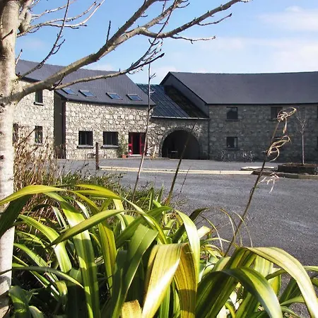 Hotel The To The West 3*