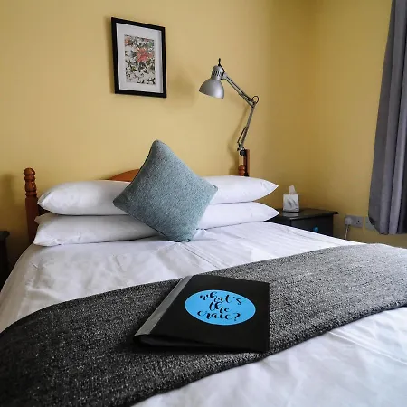 Hotel The To The West 3*