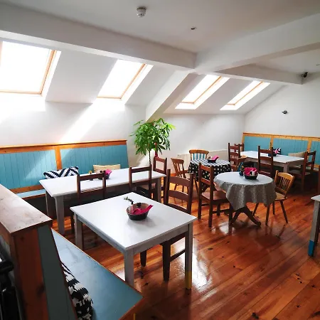 Hotel The To The West 3*