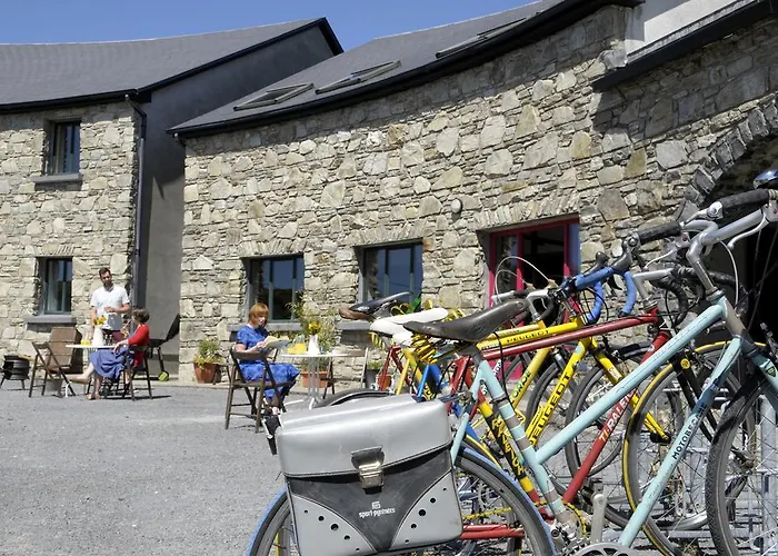 The To The West 3* Connemara