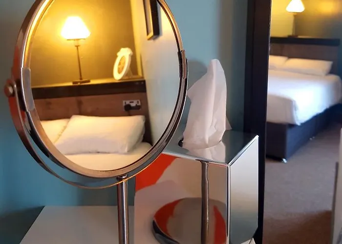 The To The West 3* Connemara