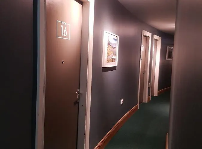 The To The West מלון 3*