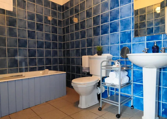 מלון The To The West