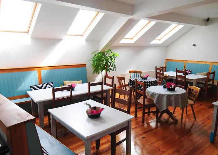 מלון The To The West 3*